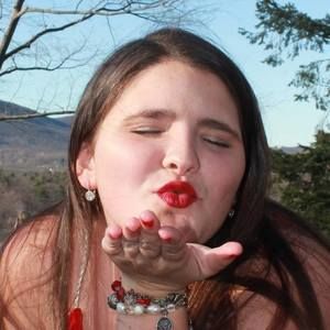 Meet your Posher, Elaine